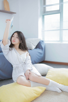 翁公在厨房和我猛烈撞击